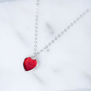 Heart enamel solid red necklace in silver.