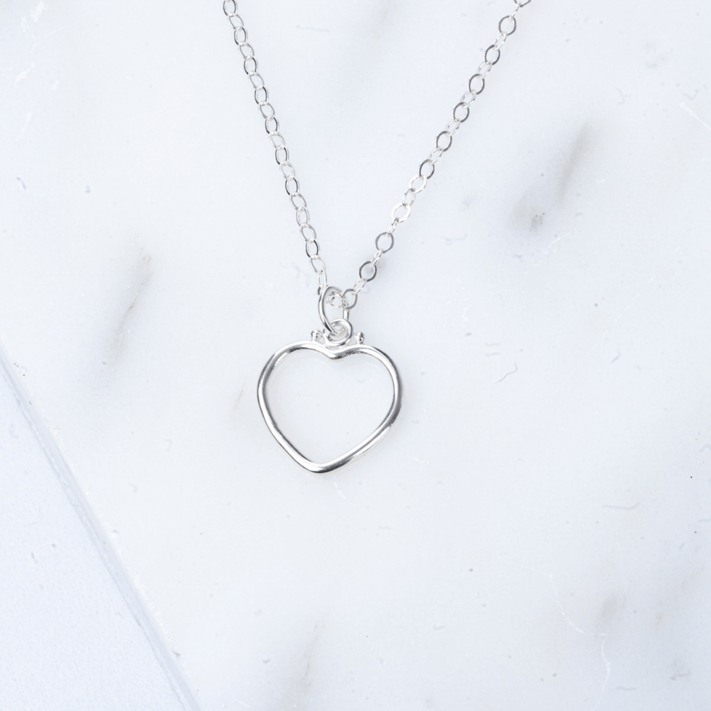 Heart plain necklace in Sterling Silver.