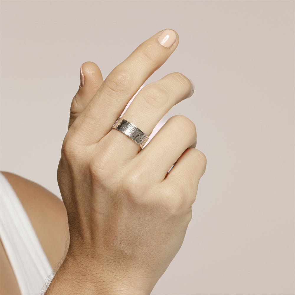 Aspen Ring in the wide style on the model hand.