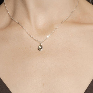 
                
                    Load image into Gallery viewer, Ria Necklace with Labradorite on model in closeup.
                
            